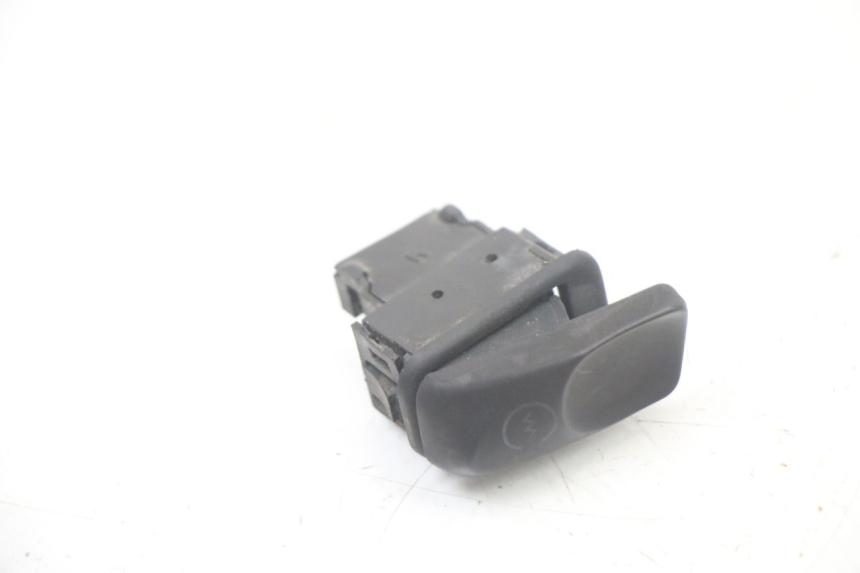 photo de COMMUTATORE ACCENSIONE PIAGGIO VESPA LX IE 125 (2010 - 2012) - Vista principale