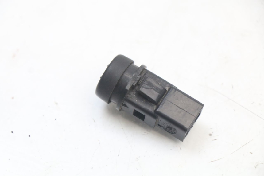 photo de COMMUTATORE ACCENSIONE APRILIA SR MOTARD 50 (2012 - 2018) - Zoom sullo stato d'uso