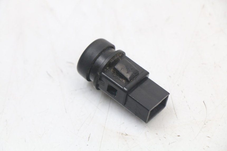 photo de COMMUTATORE ACCENSIONE PIAGGIO TYPHOON 50 (2000 - 2009) - Zoom sullo stato d'uso