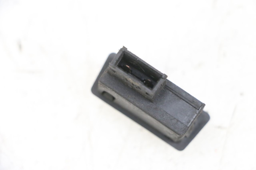 photo de COMMUTATORE DI AVVIAMENTO YAMAHA XMAX X-MAX 125 (2006 - 2009) - Zoom sullo stato d'uso