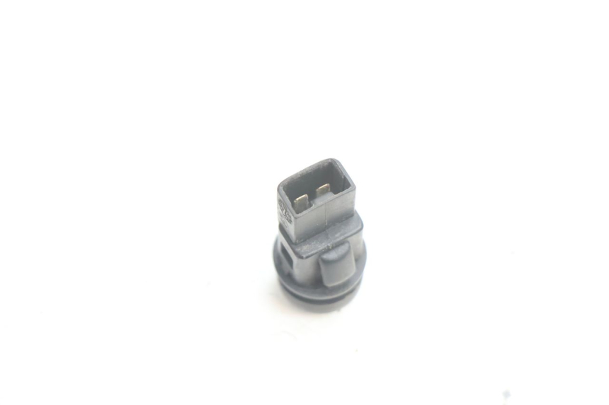 photo de COMMUTATORE ACCENSIONE PIAGGIO X8 STREET 125 (2006 - 2007) - Altra angolazione