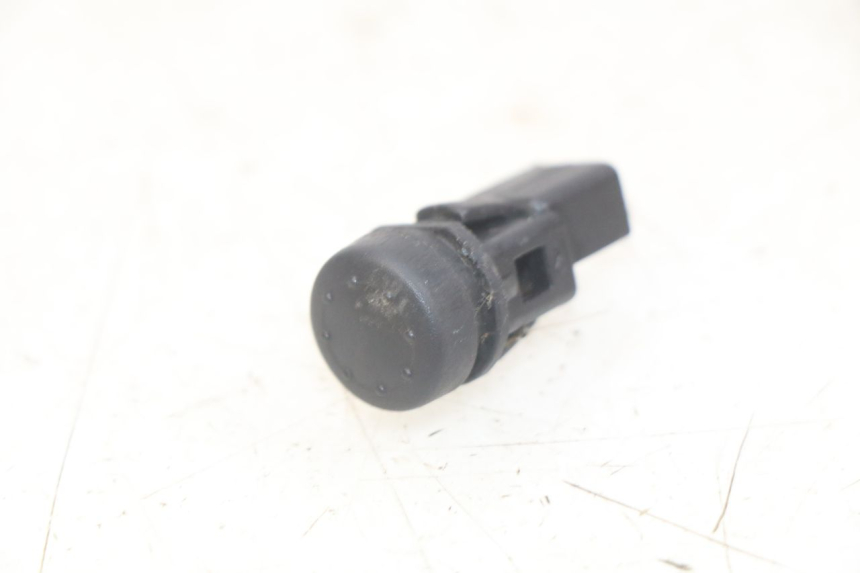 photo de COMMUTATORE AVVIAMENTO PIAGGIO X9 EVOLUTION 125 (2003 - 2007) - Vista principale