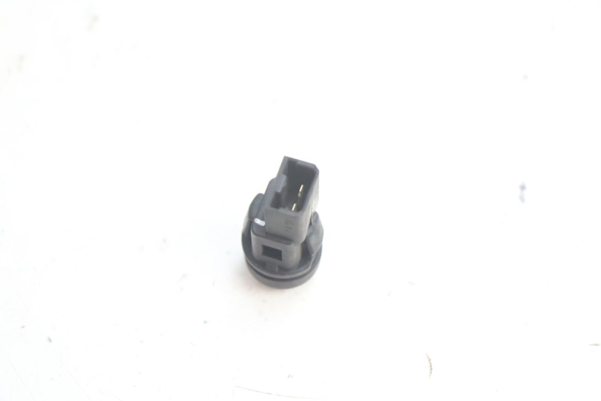 photo de COMMUTATORE AVVIAMENTO PIAGGIO X9 EVOLUTION 125 (2003 - 2007) - Altra angolazione