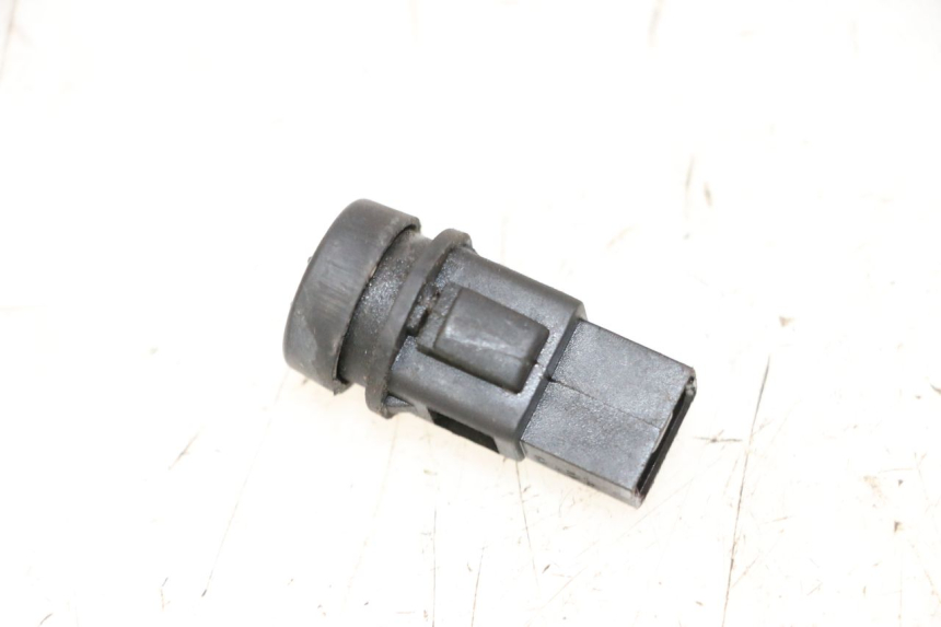 photo de COMMODO AVVIAMENTO PIAGGIO XEVO - X EVO 125 (2007 - 2017) - Zoom sullo stato d'uso