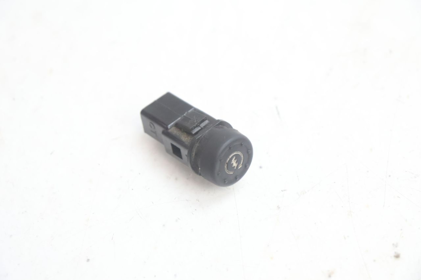 photo de COMMUTATORE ACCENSIONE PIAGGIO ZIP IGET 4T 50 (2021 - 2023) - Dettaglio del componente