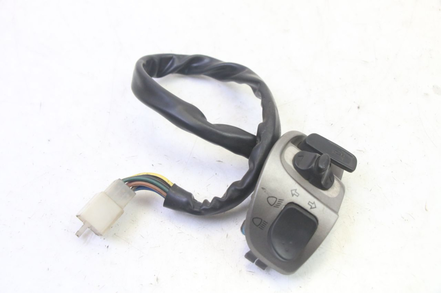 photo de COMMUTATORE DESTRO QUADRO 4 4D 350 (2015 - 2018) - Altra angolazione