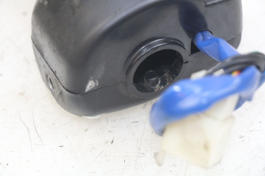 photo de MANUBRIO DESTRO KYMCO AGILITY 16+ 4T 50 (2018 - 2023) - Altra angolazione