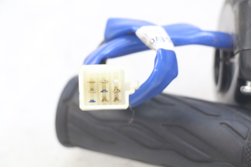 photo de MANUBRIO DESTRO KYMCO AGILITY 16+ 4T 50 (2018 - 2023) - Vista d'insieme del prodotto