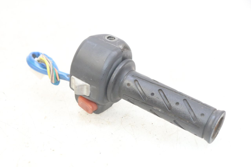 photo de MANUBRIO DESTRO KYMCO AGILITY 4T 50 (2005 - 2018) - Altra angolazione