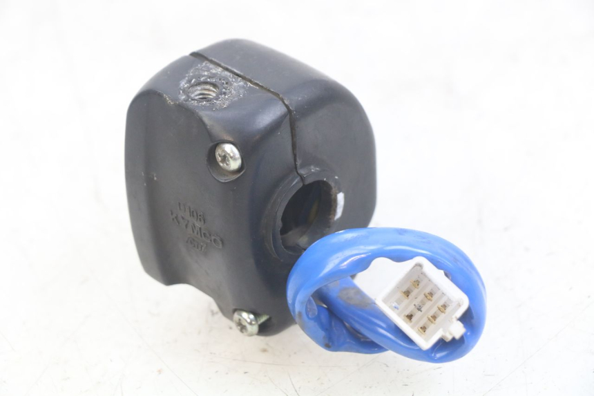 photo de MANUBRIO DESTRO KYMCO AGILITY 4T 50 (2005 - 2018) - Zoom sullo stato d'uso