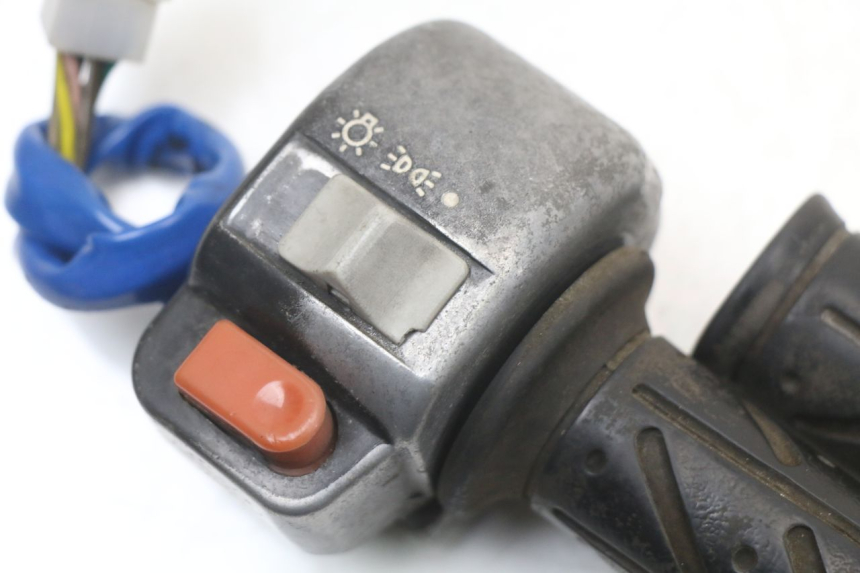 photo de MANUBRIO DESTRO KYMCO AGILITY 4T 50 (2005 - 2018) - Dettaglio del componente