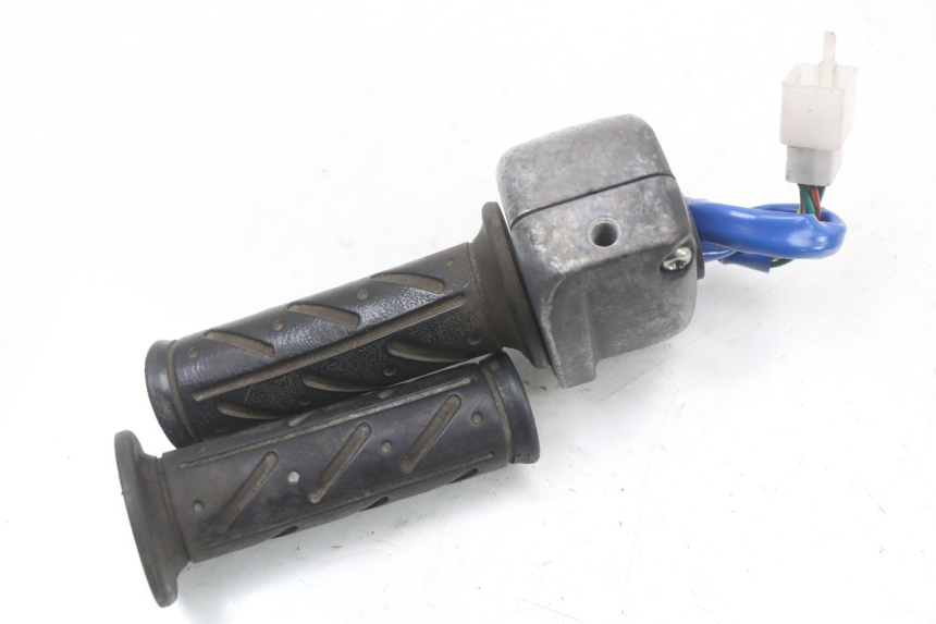 photo de MANUBRIO DESTRO KYMCO AGILITY 4T 50 (2005 - 2018) - Vista d'insieme del prodotto