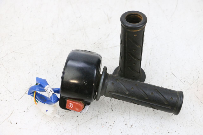 photo de COMMODO DESTRO KYMCO AGILITY 4T 50 (2018 - 2022) - Vista principale