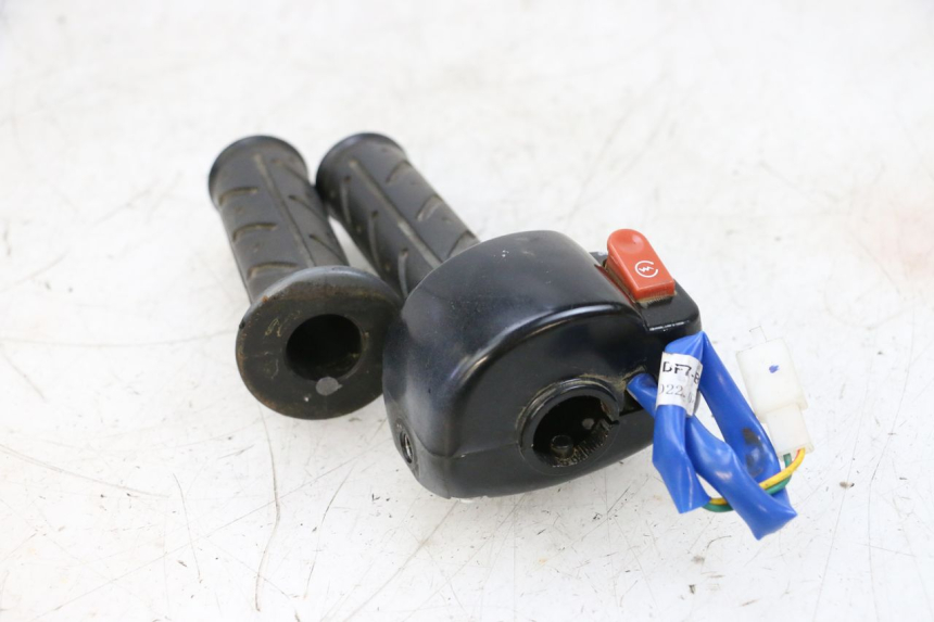 photo de COMMODO DESTRO KYMCO AGILITY 4T 50 (2018 - 2022) - Vista d'insieme del prodotto