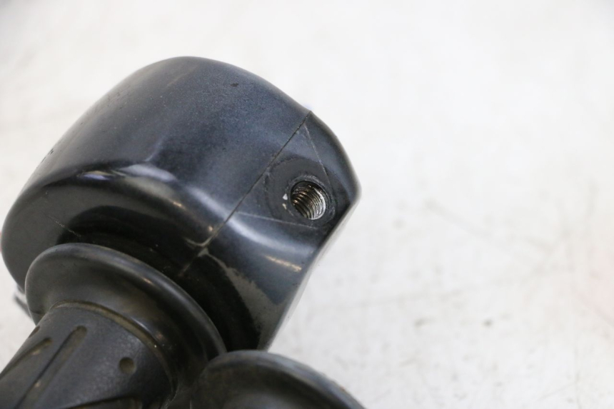 photo de COMMODO DESTRO KYMCO AGILITY 4T 50 (2018 - 2022) - Ricambio usato controllato