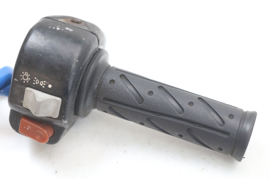 photo de COMMUTATORE DESTRO KYMCO AGILITY PREMIUM 50 (2007 - 2010) - Dettaglio del componente