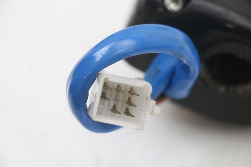 photo de COMMUTATORE DESTRO KYMCO AGILITY PREMIUM 50 (2007 - 2010) - Stato della superficie e materiale