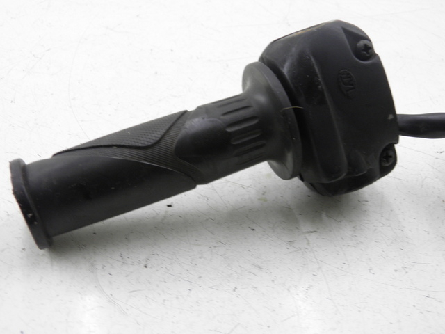 photo de COMANDO DESTRO BENZHOU YY50QT31 VINTAGE 50 (2009 - 2012) - Zoom sullo stato d'uso