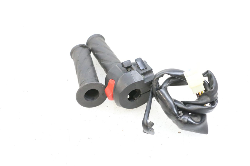 photo de COMMUTATORE DESTRO MAG POWER BOMBERS 4T 50 (2016 - 2026) - Vista d'insieme del prodotto