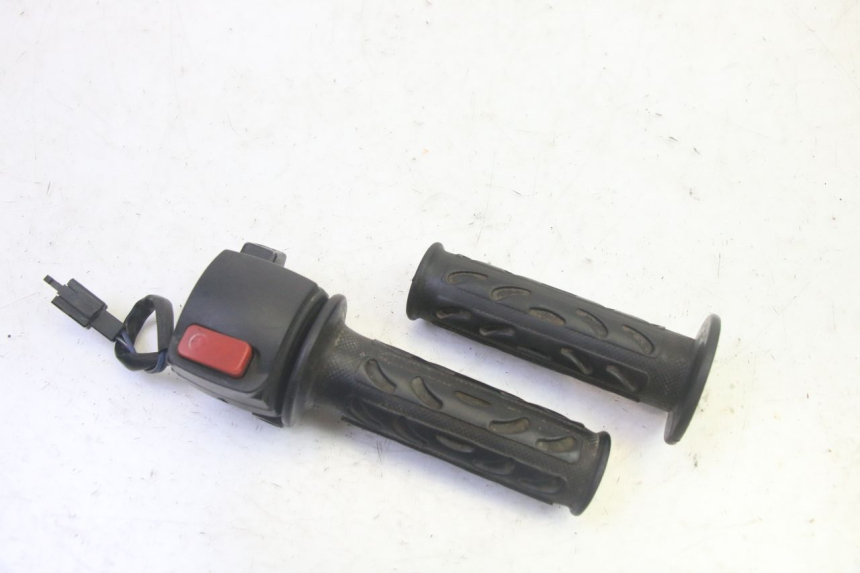 photo de MANUBRIO DESTRO MBK BOOSTER SPIRIT 50 (2004 - 2017) - Vista principale