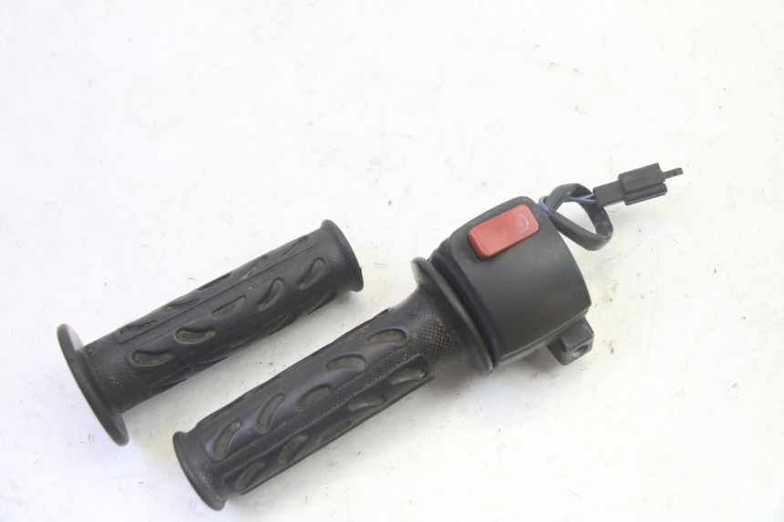 photo de MANUBRIO DESTRO MBK BOOSTER SPIRIT 50 (2004 - 2017) - Altra angolazione