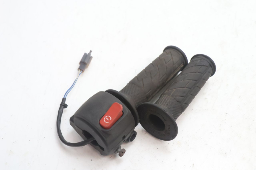 photo de MANUBRIO DESTRO MBK BOOSTER SPIRIT 50 (2004 - 2017) - Altra angolazione