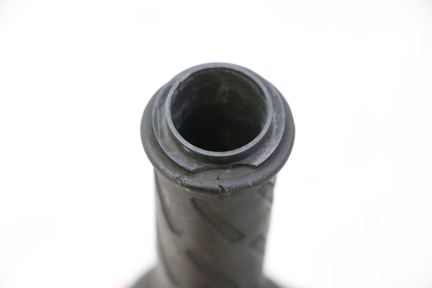 photo de MANUBRIO DESTRO SUZUKI BURGMAN 125 (2007 - 2014) - Dettaglio del componente