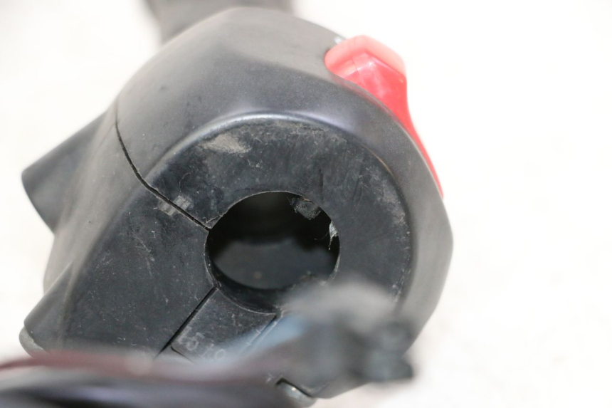 photo de MANUBRIO DESTRO SUZUKI BURGMAN 125 (2007 - 2014) - Primo piano tecnico