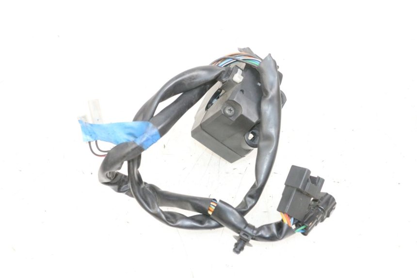 photo de COMMUTATORE DESTRO SUZUKI BURGMAN 650 (2013 - 2020) - Primo piano tecnico