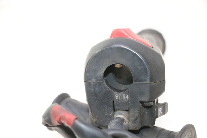 photo de MANUBRIO DESTRO SUZUKI BURGMAN 125 (2007 - 2014) - Dettaglio del componente