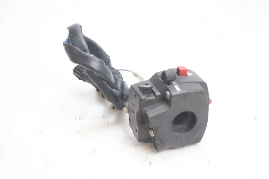 photo de COMMUTATORE DESTRO SUZUKI BURGMAN EXECUTIVE ABS 650 (2006 - 2012) - Altra angolazione