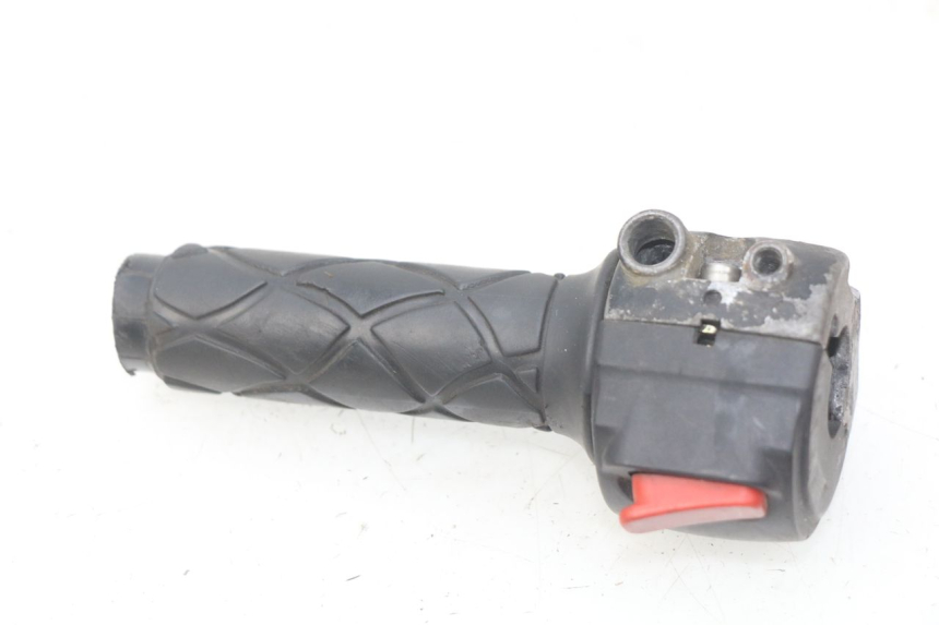 photo de MANUBRIO DESTRO YAMAHA BW'S 50 (1999 - 2003) - Zoom sullo stato d'uso