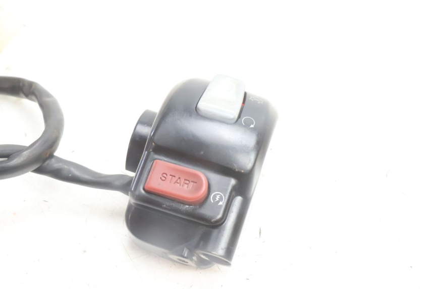 photo de MANUBRIO DESTRO YAMAHA BW'S BWS 125 (2010 - 2013) - Dettaglio del componente