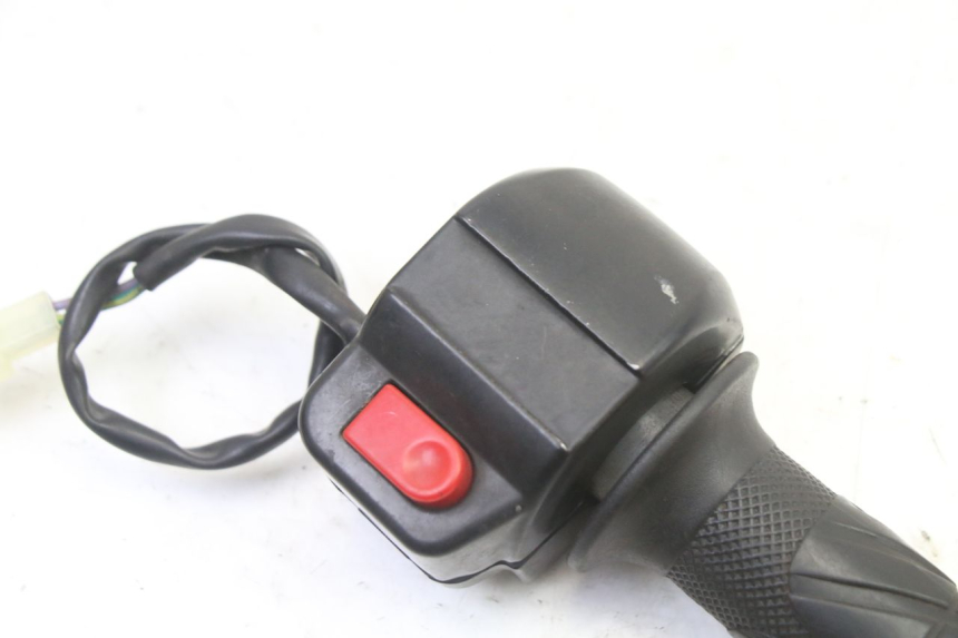 photo de COMMUTATORE DESTRO ORCAL CAVARO 4T 50 (2019 - 2023) - Zoom sullo stato d'uso