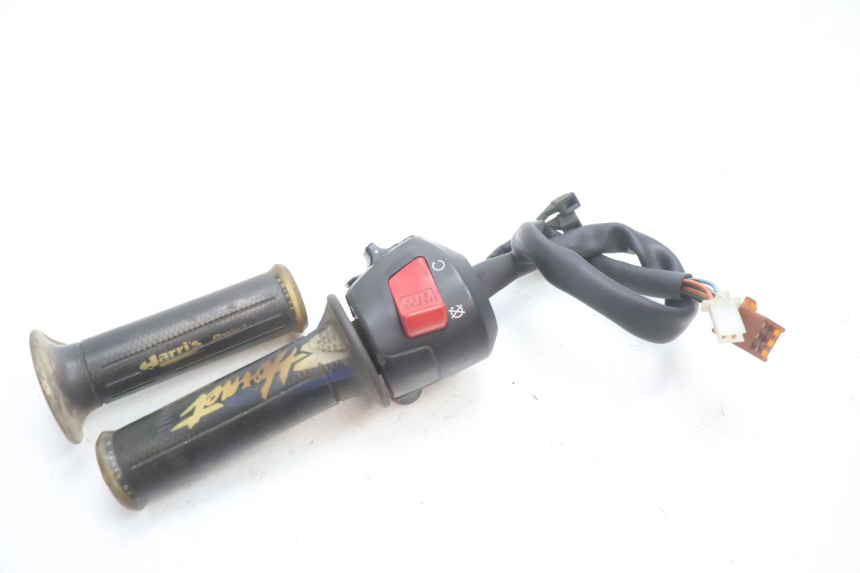 photo de COMMUTATORE DESTRO HONDA CB F HORNET 600 (2005 - 2006) - Altra angolazione