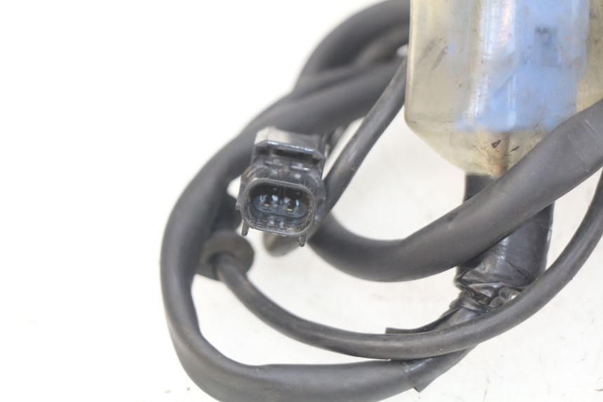 photo de MANUBRIO DESTRO HONDA CB R 1000 (2018 - 2023) - Primo piano tecnico