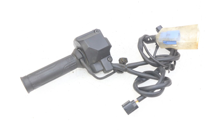 photo de MANUBRIO DESTRO HONDA CB R 1000 (2018 - 2023) - Dettagli dei punti di fissaggio