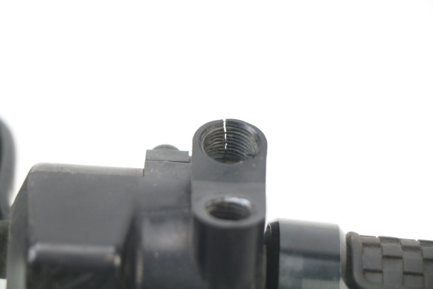 photo de COMMUTATORE DESTRO HONDA CBR 929 RR FIREBLADE 900 (2000 - 2001) - Dettaglio del componente