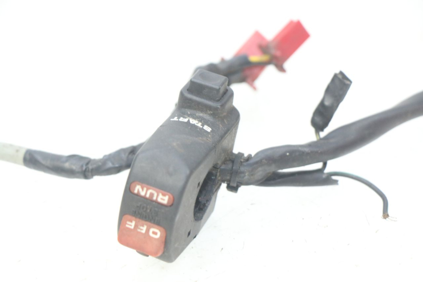 photo de MANUBRIO DESTRO HONDA CBR RR FIREBLADE 900 (1992 - 1994) - Stato della superficie e materiale