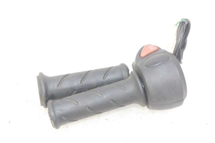 photo de MANUBRIO DESTRO PEUGEOT CITYSTAR 2T 50 (2018 - 2021) - Vista d'insieme del prodotto