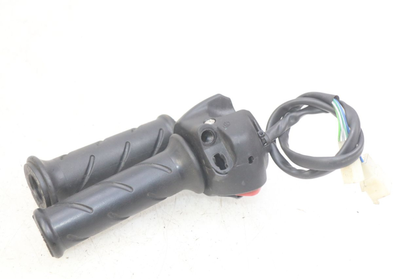 photo de MANUBRIO DESTRO PEUGEOT CITYSTAR AIR 125 (2014 - 2017) - Dettaglio del componente