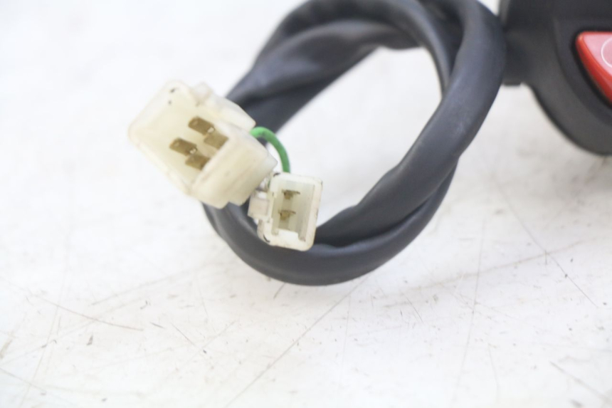 photo de MANUBRIO DESTRO PEUGEOT CITYSTAR AIR 125 (2014 - 2017) - Vista d'insieme del prodotto