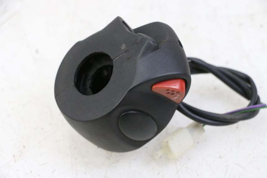 photo de MANUBRIO DESTRO PEUGEOT CITYSTAR 50 (2013 - 2017) - Zoom sullo stato d'uso