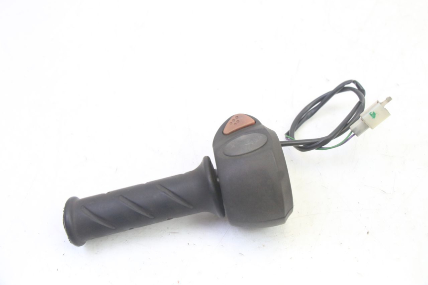 photo de MANUBRIO DESTRO PEUGEOT CITYSTAR 50 (2013 - 2017) - Zoom sullo stato d'uso