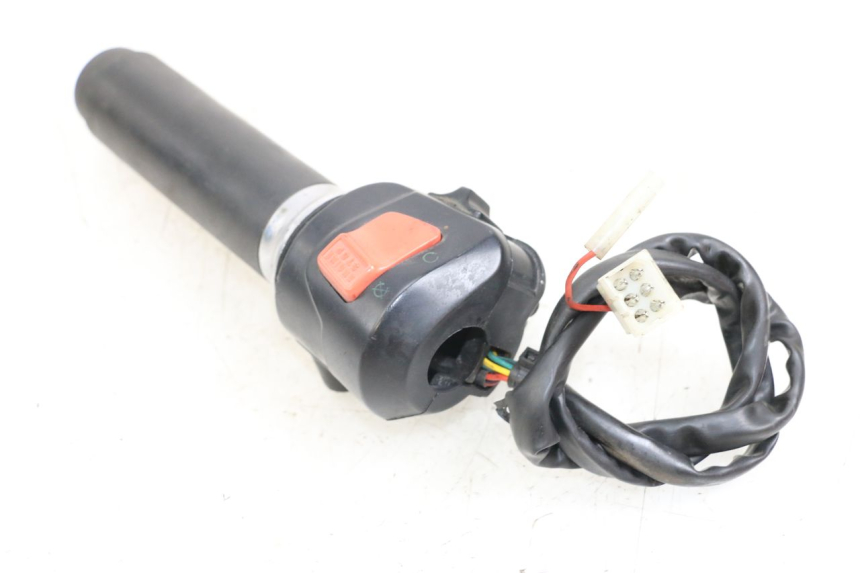 photo de COMMUTATORE DESTRO APRILIA CLASSIC 125 (1995 - 2001) - Dettagli dei punti di fissaggio