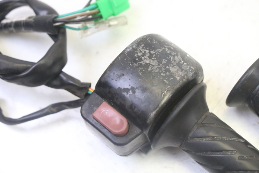 photo de MANUBRIO DESTRO SYM CROX 4T 50 (2016 - 2023) - Dettaglio del componente