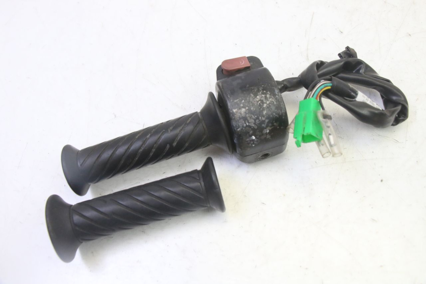 photo de MANUBRIO DESTRO SYM CROX 4T 50 (2016 - 2023) - Vista d'insieme del prodotto