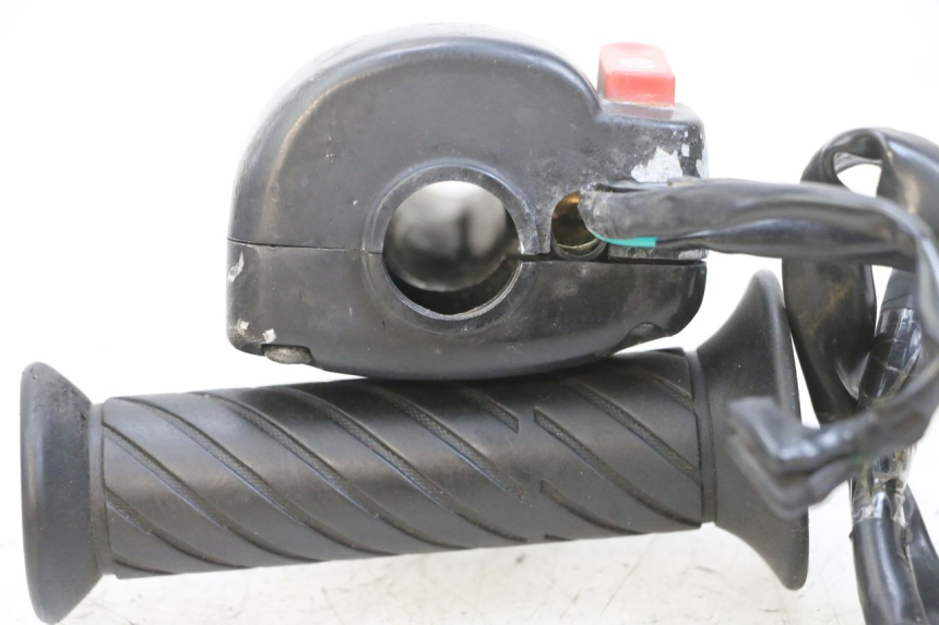 photo de MANUBRIO DESTRO SYM CROX 4T 50 (2016 - 2023) - Dettaglio del componente