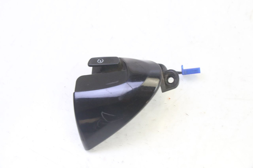 photo de COMMUTATORE DESTRO YAMAHA CYGNUS X INJECTION 125 (2007 - 2013) - Primo piano tecnico