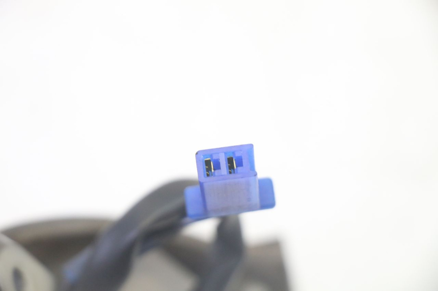 photo de COMMUTATORE DESTRO YAMAHA CYGNUS X INJECTION 125 (2007 - 2013) - Stato della superficie e materiale